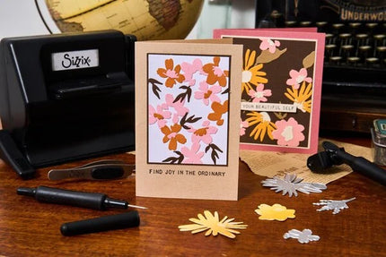 2D Texture Fades mit Thinlits Stanzform von Tim Holtz Vault Side-Order Floristry (1+11 Stück)